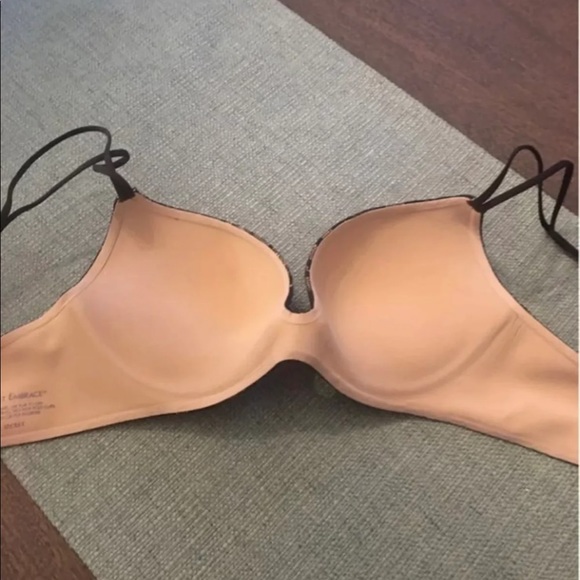 Victoria Secret Embrace 34c Bra - Picture 2 of 4